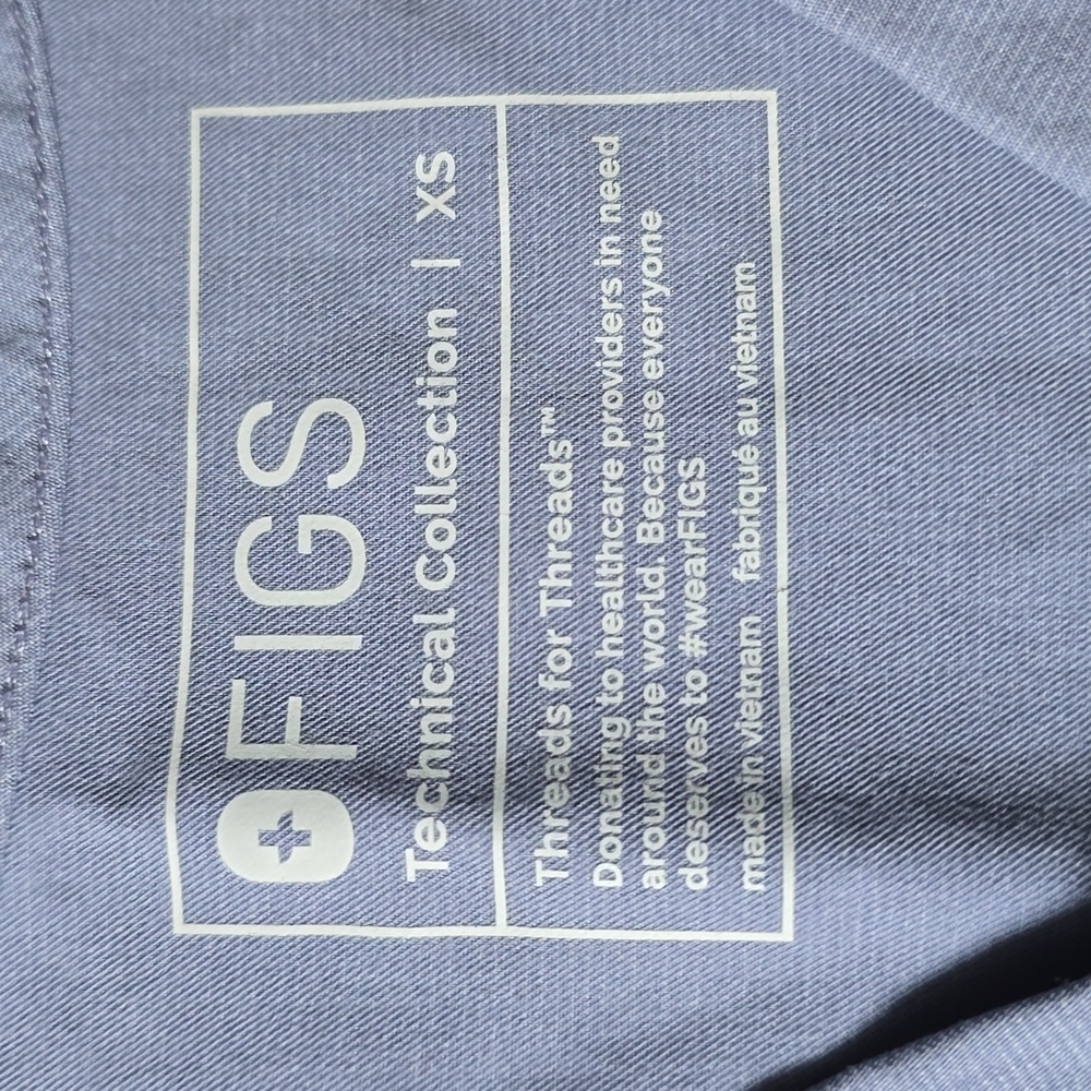 XS Figs Blue Vapor Womens Catarina Scrub Top - Picture 3 of 3